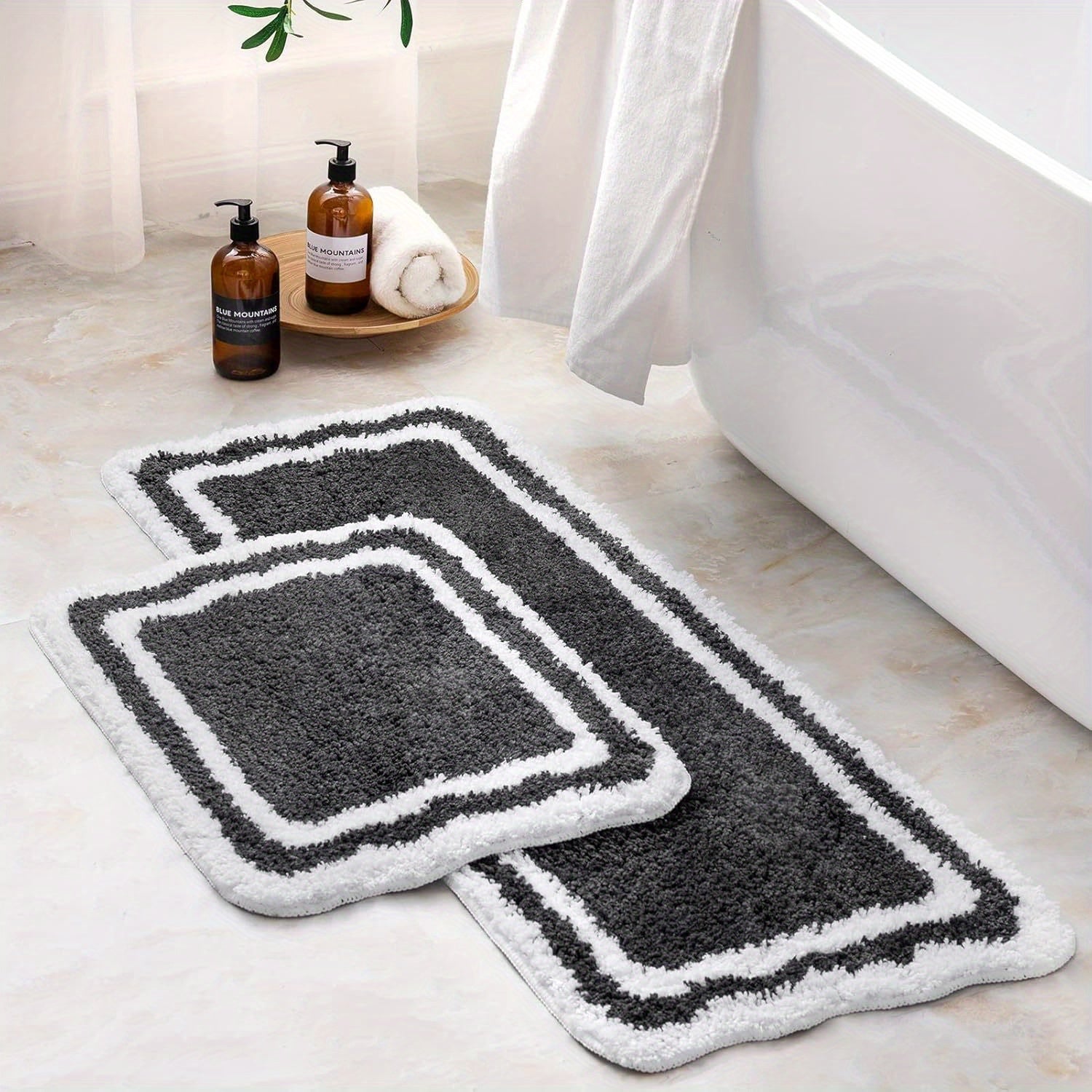 Outdoor Christmas Decorations Bathroom Rugs 2pcs, Rectangle Bath Mat Set Of 2, Machine Washable Quick Dry Bath Runner Pet Friendly Rug, Soft Shaggy Bath Carpet, Non Slip for Dogs,