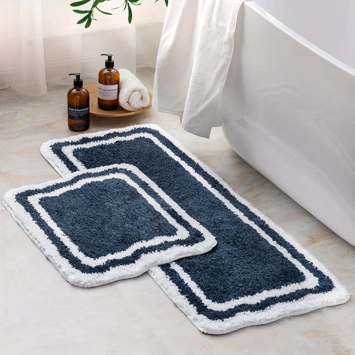 Outdoor Christmas Decorations Bathroom Rugs 2pcs, Rectangle Bath Mat Set Of 2, Machine Washable Quick Dry Bath Runner Pet Friendly Rug, Soft Shaggy Bath Carpet, Non Slip for Dogs,