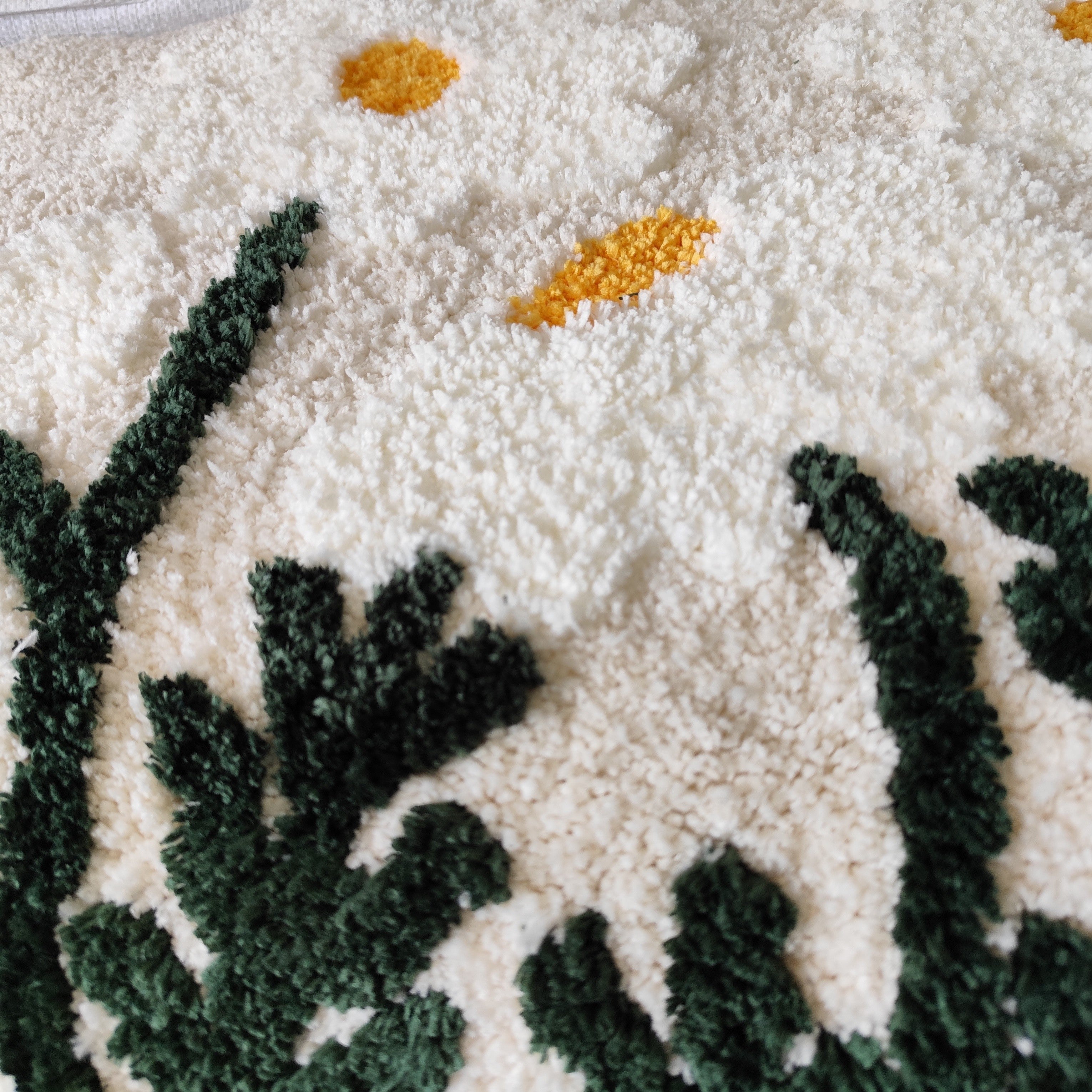 1pc Ultra-Soft Plush Fabric Flower-Shaped Bath Mat with Non-Slip TPR Backing, Polyester Super Absorbent Rectangular Bathroom Rug, 3D High-Low Texture, Machine Washable Home Decor Bathtub Carpet